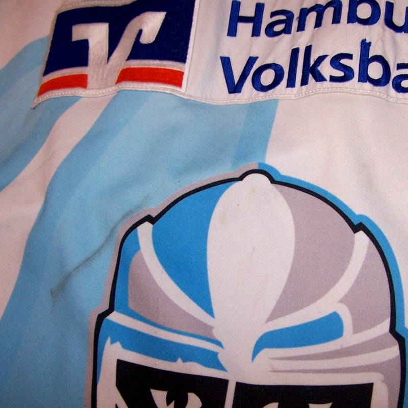 Stickmark on the Hamburg Freezers game worn hockey jersey