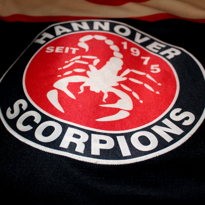 Alternatives Hannover Scorpions-Logo auf dem Trikot von Garrett Festerling