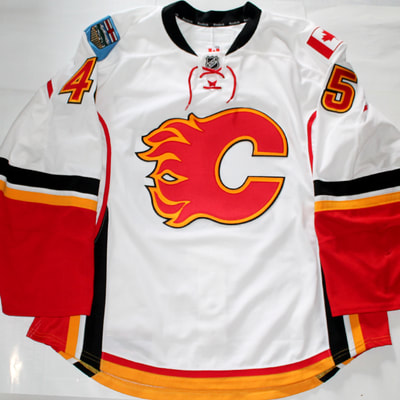 Game Worn Eishockey Trikot der Calgary Flames von David Wolf - Vorderseite