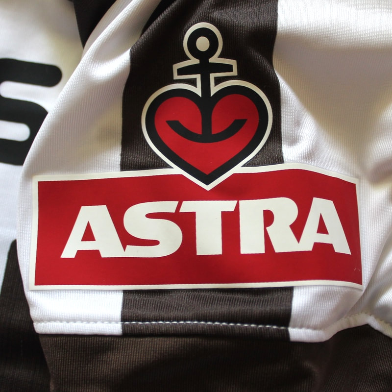 Matchworn Trikot des FC St. Pauli von Jan-Philipp Kalla - Astra-Logo
