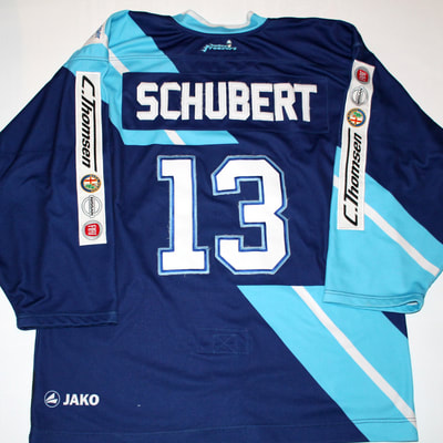 Game Worn hockey jersey of Hamburg Freezers defender Christoph Schubert - back