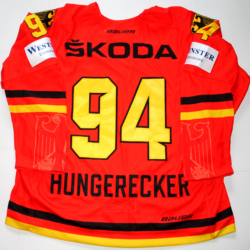Rotes Deutschland Game Worn Eishockey Trikot Hungerecker Rückseite