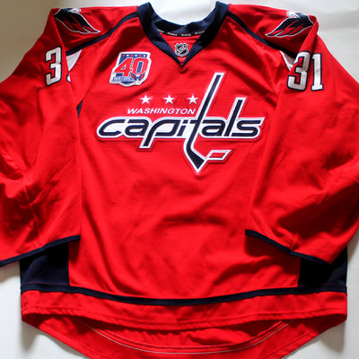 Game Worn hockey jersey of Washington Capitals goalie Philipp Grubauer - Front