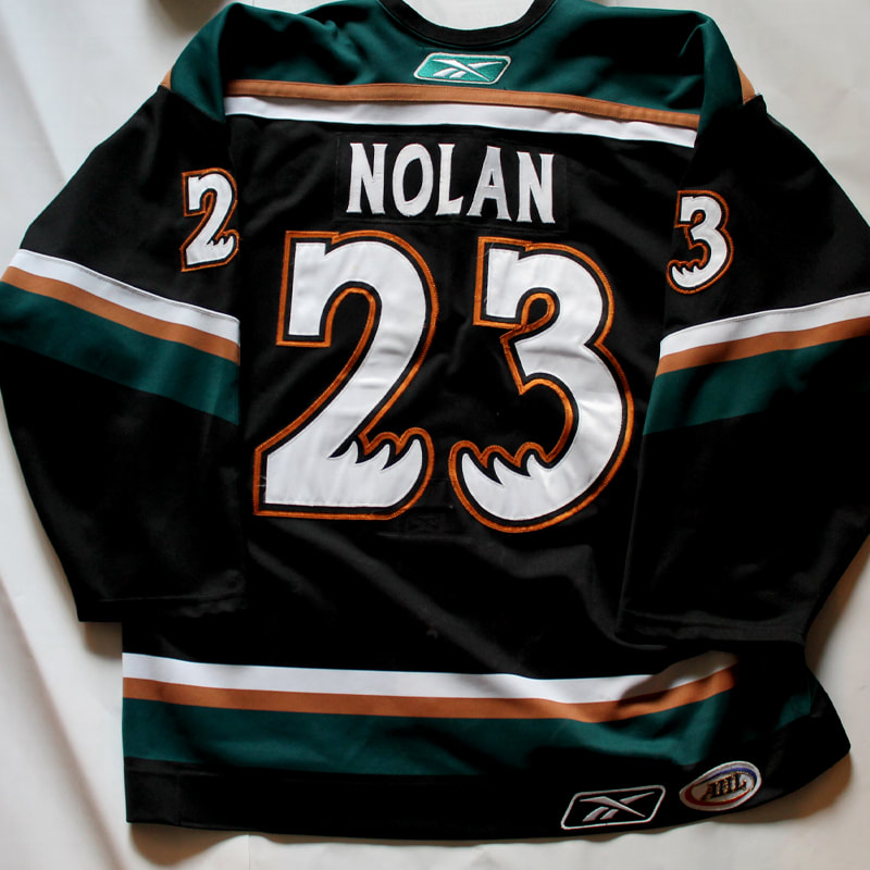 Der Stürmer Brandon Nolan hat das Trikot in der AHL-Saison 2005/06 getragen