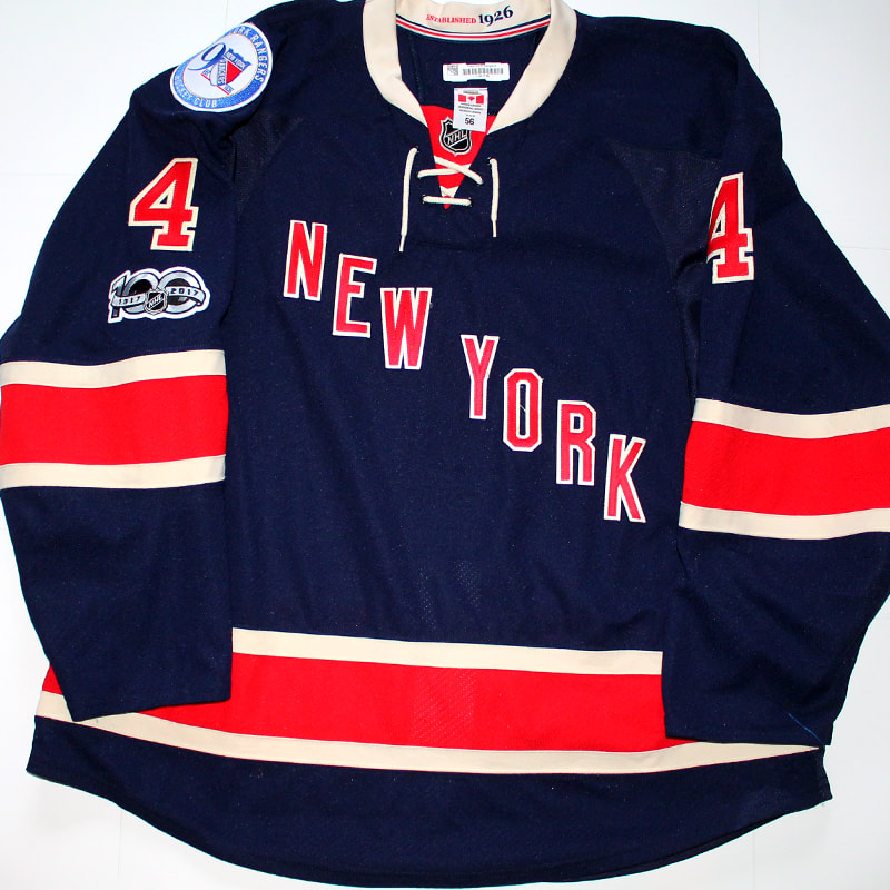 Game Worn Eishockey Trikot der New York Rangers von Adam Clendening Vorderseite