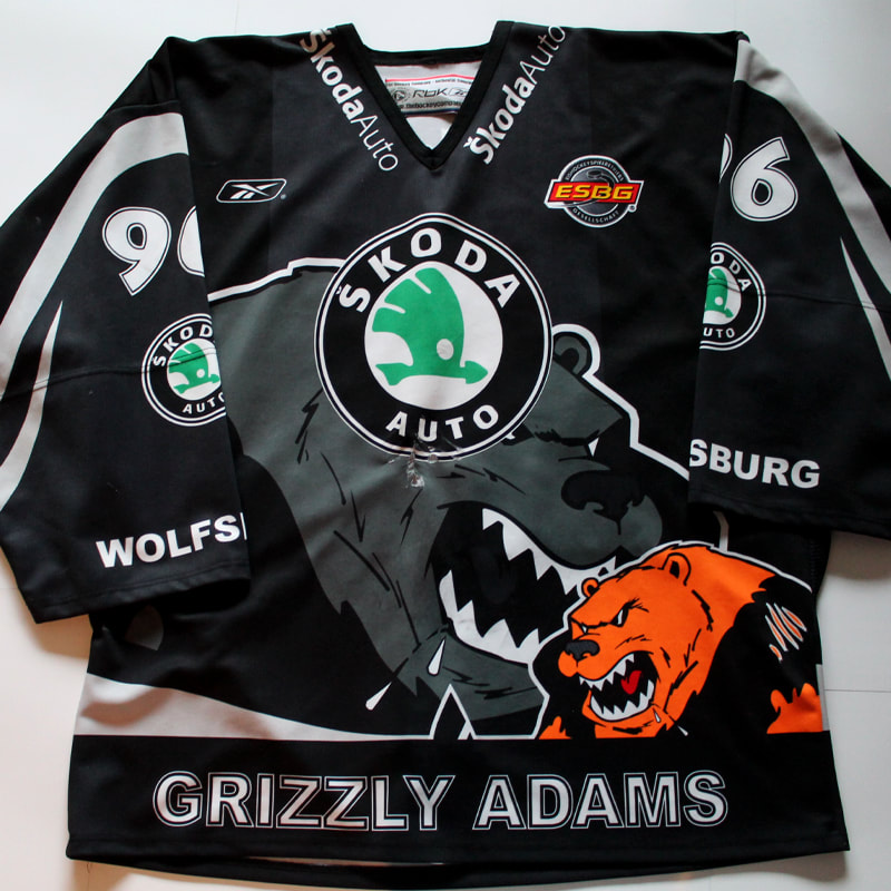 Game worn hockey jersey of Grizzly Adams Wolfsburg player Andreas Geisberger